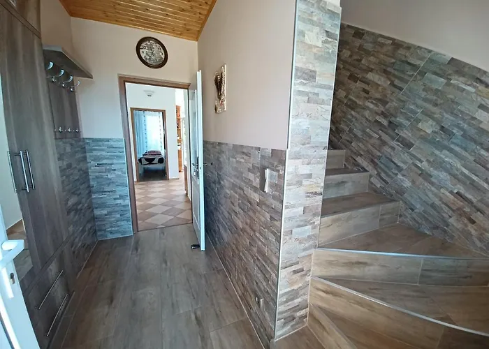Hajnalka Vendeghaz Apartmán Balatonoszod